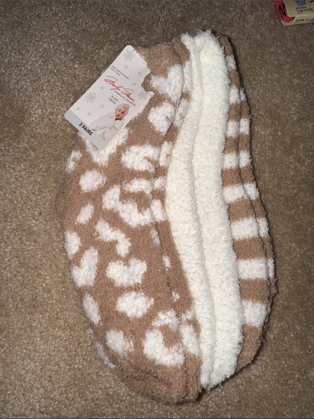 Marilyn Monroe Plush Crew Socks - Beige & White Cozy 3 Pair